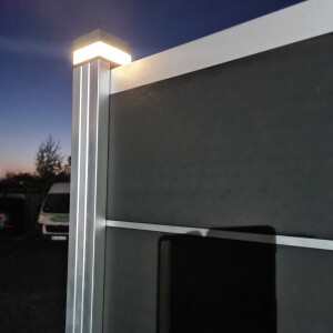 LED Solar Pfostenleuchte Kappe schwarz f&uuml;r WPC Alu Pfosten 6,8 x 6,8 cm passend zu WPC Zaun f&uuml;r z.B. Turino / Donatus